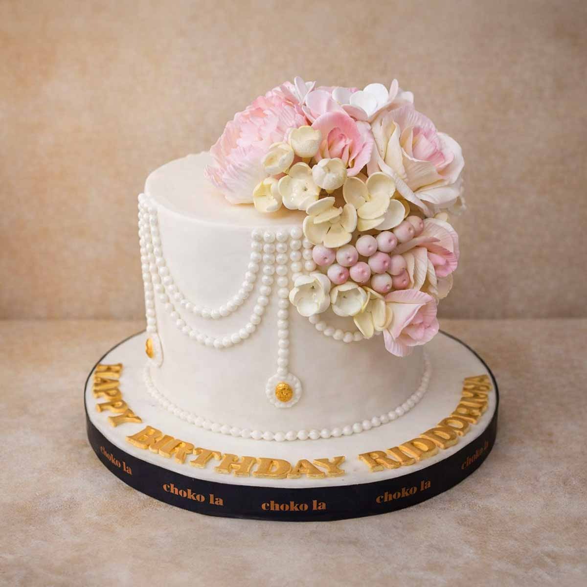 Vintage Pearl Theme Designer Cake