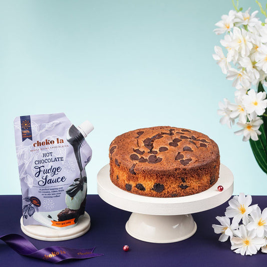 Vanilla Tea Cake and Chocolate Fudge Sauce combo