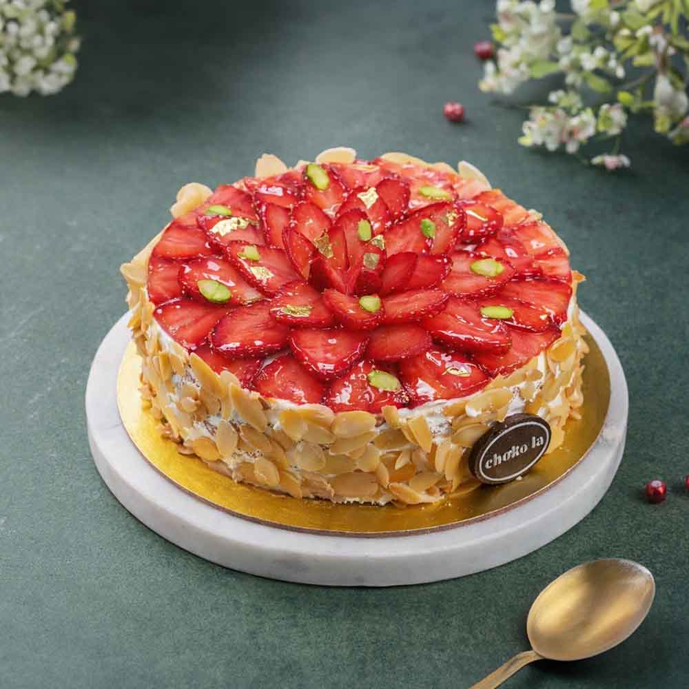 Classic Strawberry Cake