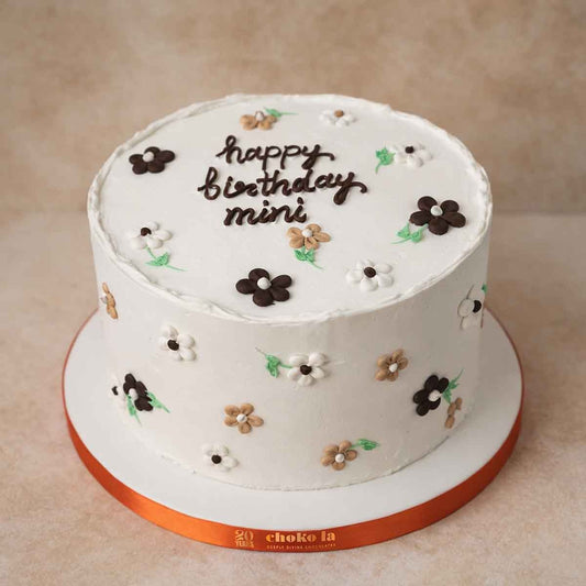 Floral Aesthetic Theme Designer Cake