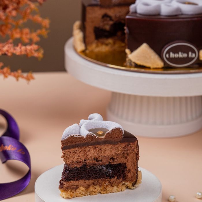 Eggless Chocolate Butterscotch Cake